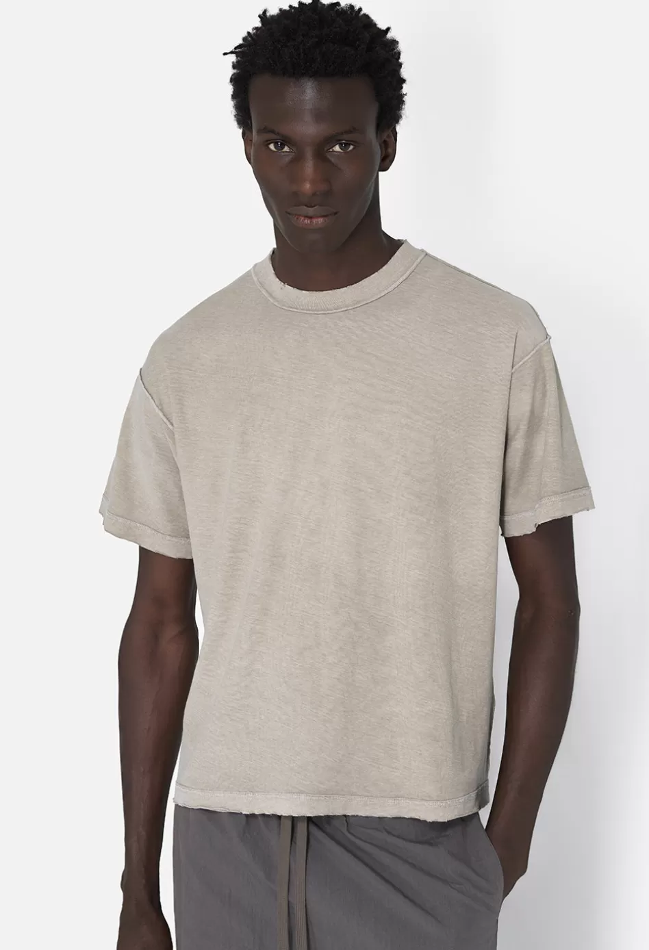 Shop JOHN ELLIOTT Folsom Reversed Cropped Tee VintageKhaki